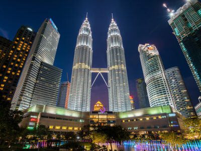 Petronas Twin Towers – Tòa tháp đôi Malaysia nổi tiếng thế giới