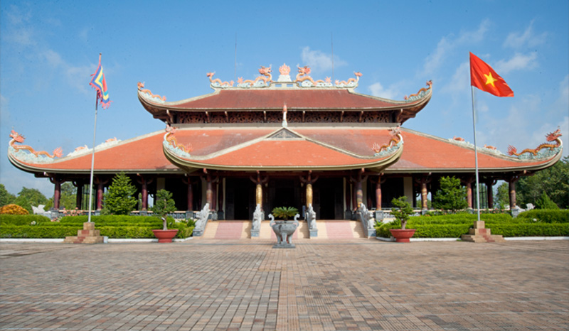 8-den-tuong-niem-ben-duoc 8-den-tuong-niem-ben-duoc