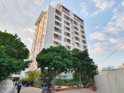 D- Eyes Building