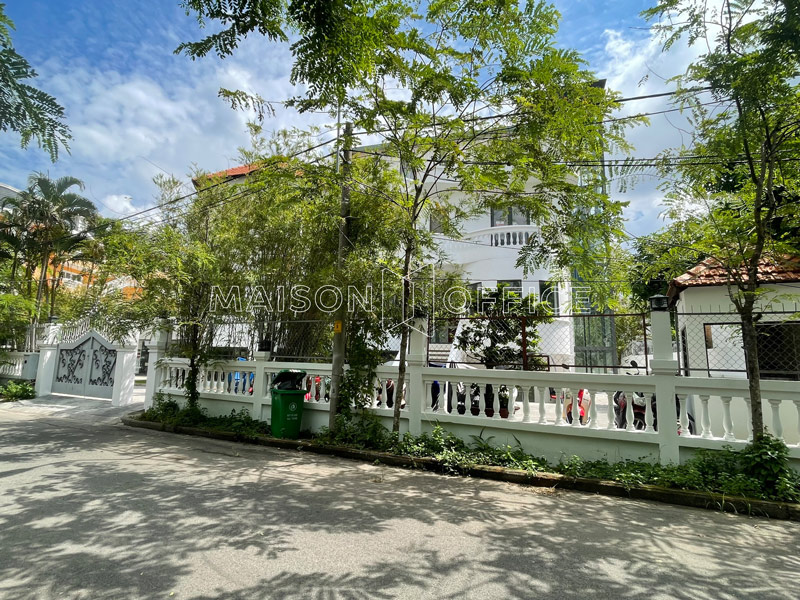 toa-nha-duc-deutsches-haus-le-duan