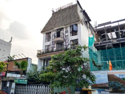 VI House Building