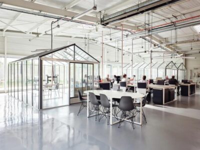 10 Xu Hướng Thiết Kế Nội Thất Văn Phòng năm 2025